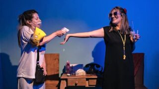 aros de pluma teatro florencia aroldi autora