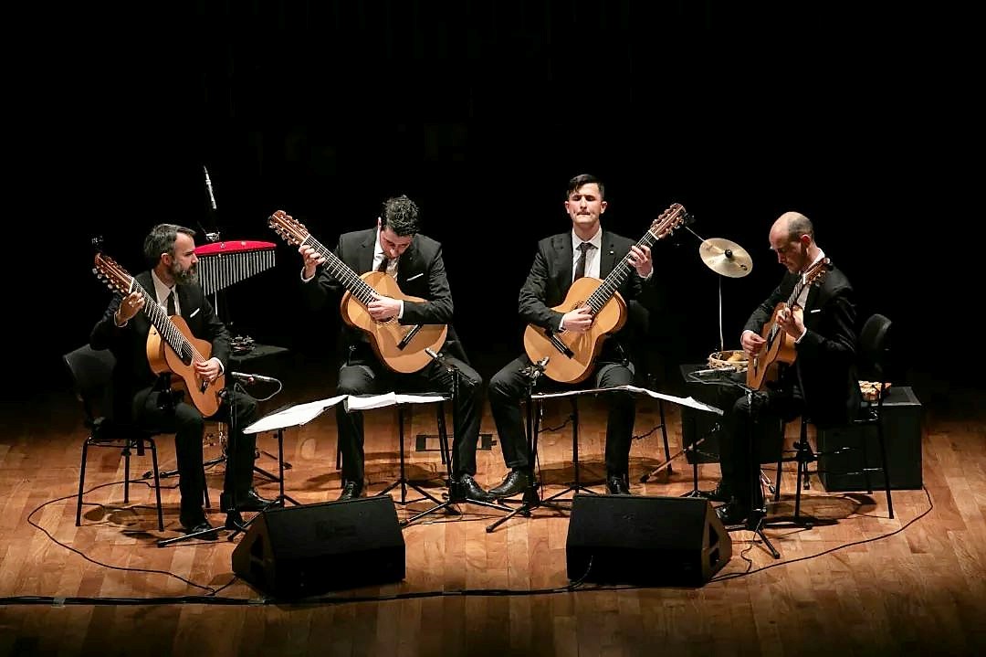 in crescendo guitarras cuarteto mozarteum argentino asociación iinstitución
