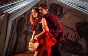La fragilidad de las casas teatro directora autora actriz Victoria Almeida
