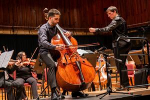 Orquesta Sinfónica Nacional director jJavier Mas pedro salerno contrabajo