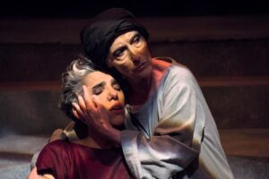 La niña sobre un altar teatro director Oscar Barney Finn