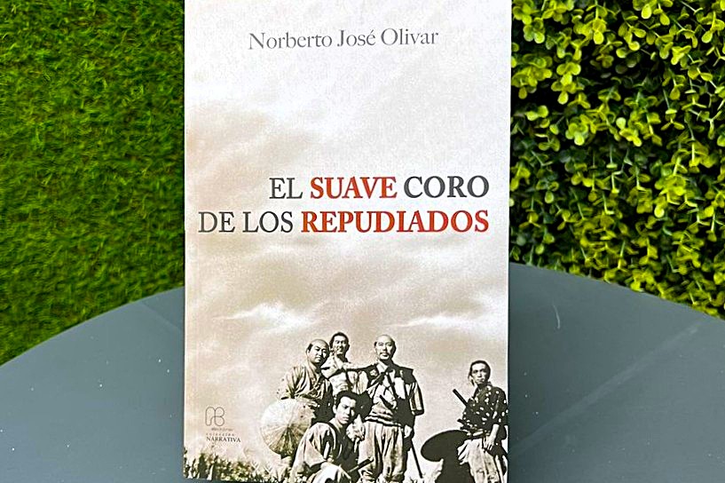 el suave coro de los repudiados libro norberto josé olivar autor