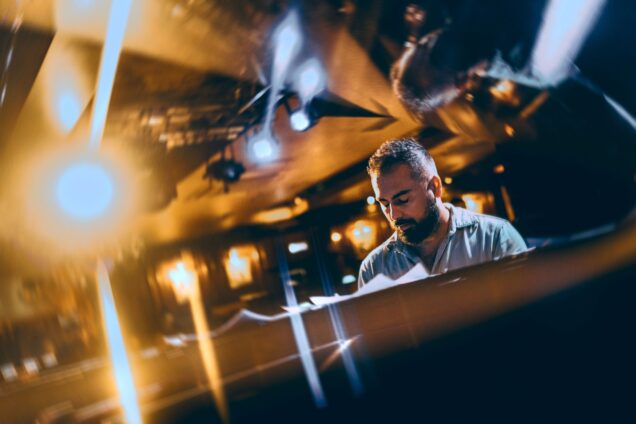 tony karapetyan músico